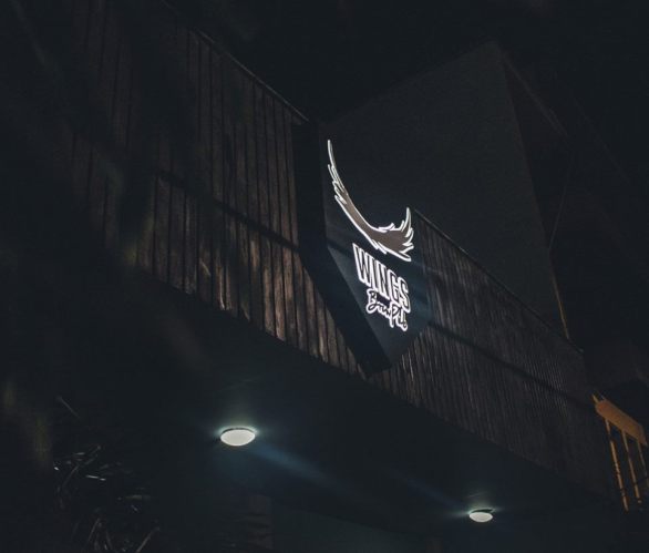 30652653_178782069436850_6553591825603493888_n